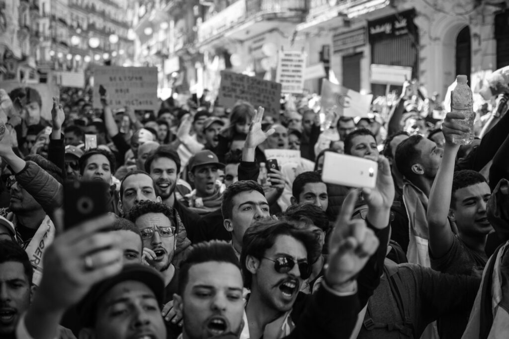 Confronto e dibattito in democrazia