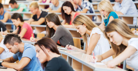 Giornata dell’Educazione: tra Erasmus+, fuga dei cervelli e diritti degli studenti fuorisede